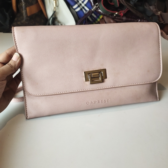 Caprese sling bag - Picture 3 of 9